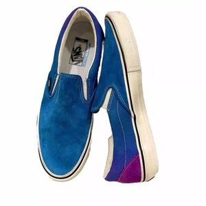 Size 11 - VANS Classic Slip-blue